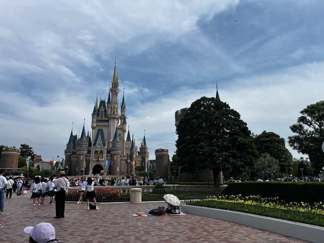 ディズニーランドに行ってきましたー！！