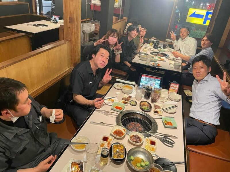 上尾店メンバーでお祝いの焼肉